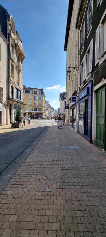 Golden Mont Centre Appartement ポー エクステリア 写真